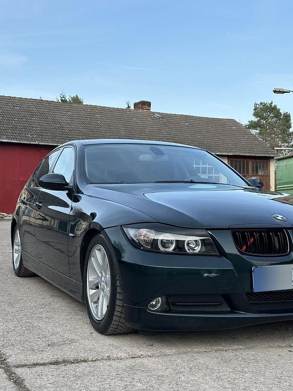 Gebraucht BMW 318 143 PS (105 kW) 2007 Grün Limousine