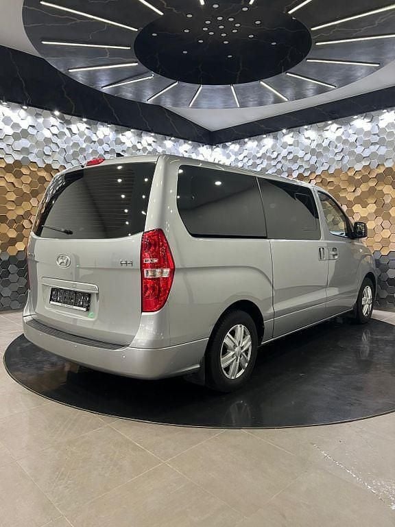 Gebraucht Hyundai H-1 170 PS (125 kW) 2016 Grau Van / Kleinbus