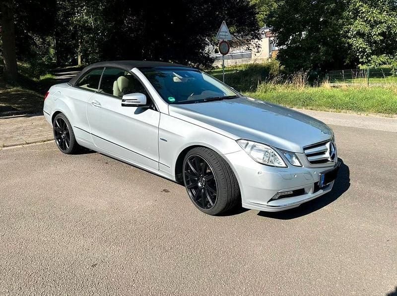 Gebraucht Mercedes E350 Elegance 292 PS (214 kW) 2010 Grau Cabrio