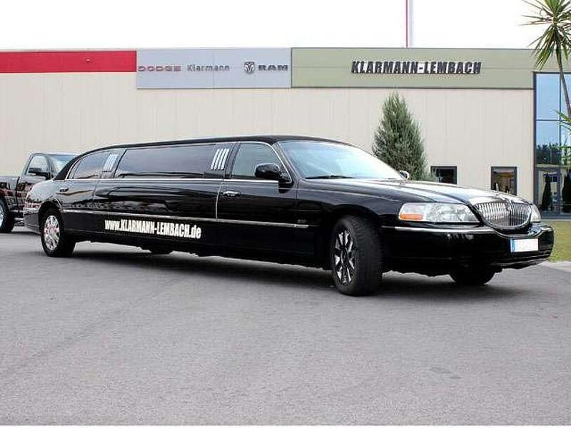 Schwarz Gebraucht 2003 Lincoln Town Car Limousine | 17.850 € - Bild 1/4