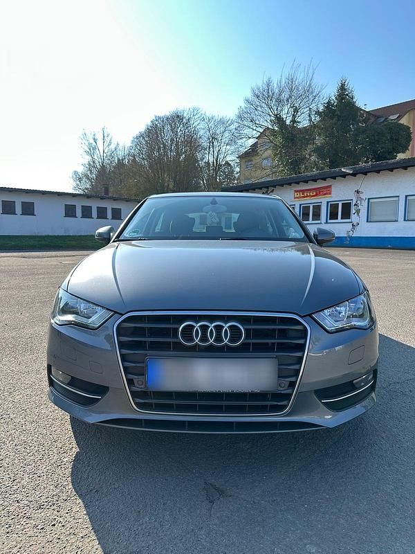 Gebraucht Audi A3 122 PS (89 kW) 2014 Grau Kleinwagen