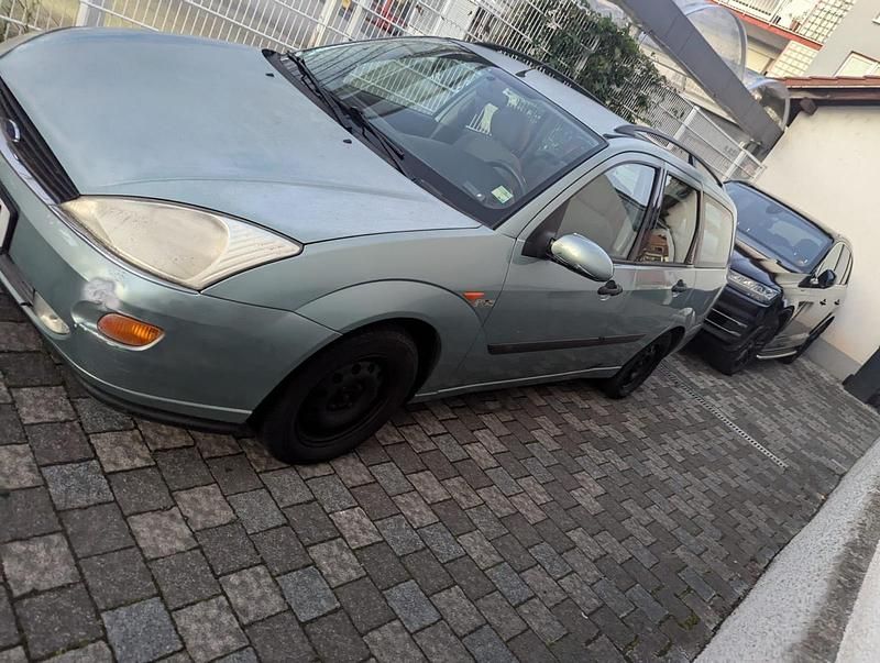 Blau Gebraucht 1999 Ford Focus Kombi | 999 € (Fairer Preis) - Bild 1/4