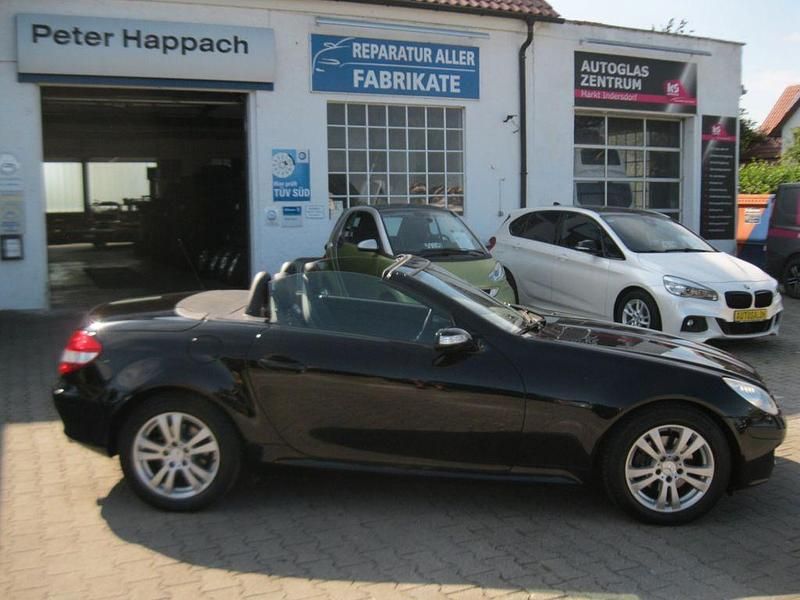 Schwarz Gebraucht 2005 Mercedes SLK200 Cabrio | 8.490 € (Fairer Preis) - Bild 1/4