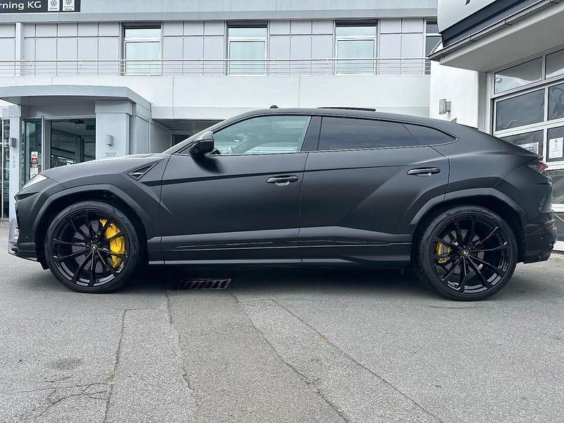 Second-hand Lamborghini Urus 650 CP (478 kW) 2022 Negru SUV