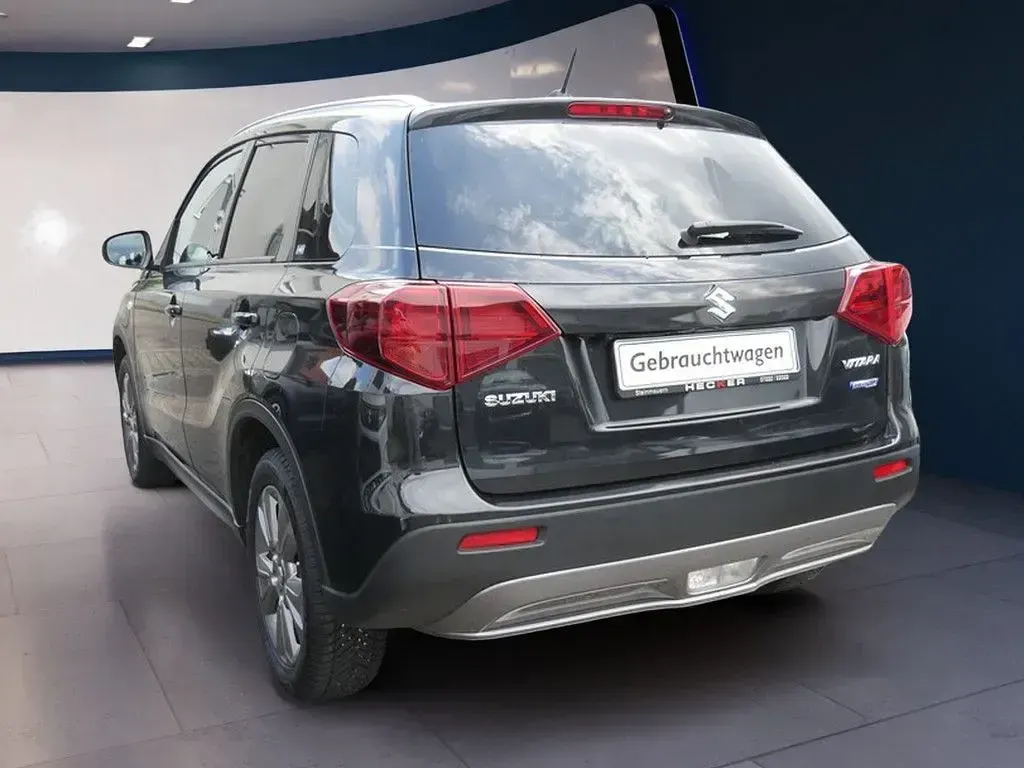 Gebraucht Suzuki Vitara Comfort 129 PS (94 kW) 2022 Schwarz SUV
