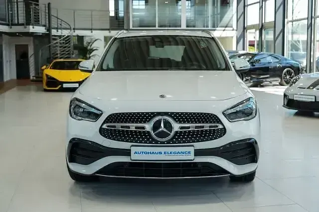 Gebraucht Mercedes GLA250 Business 160 PS (117 kW) 2020 Polarweiss  unilack SUV