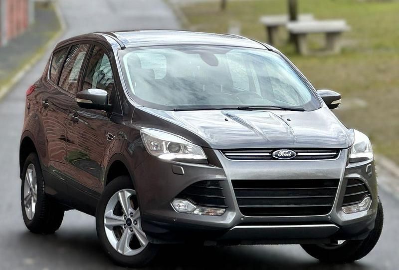 Grau Gebraucht 2013 Ford Kuga Titanium SUV | 9.900 € (Fairer Preis) - Bild 1/4