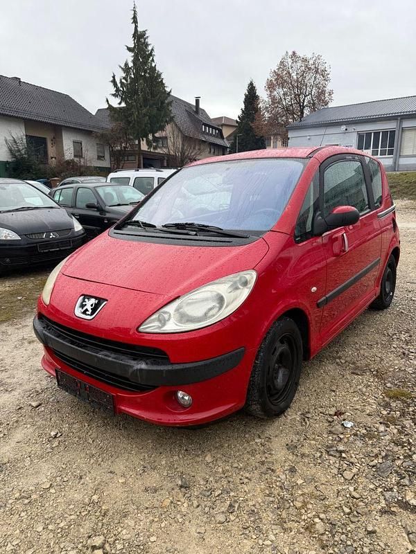 Gebraucht Peugeot 1007 Premium 73 PS (53 kW) 2006 Rot Van / Kleinbus