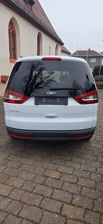 Gebraucht Ford Galaxy Ambiente 146 PS (107 kW) 2012 Weiß Van / Kleinbus