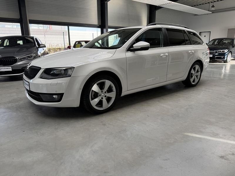 Candy weiss Gebraucht 2014 Skoda Octavia Elegance Kombi | 15.980 € (Fairer Preis) - Bild 1/4