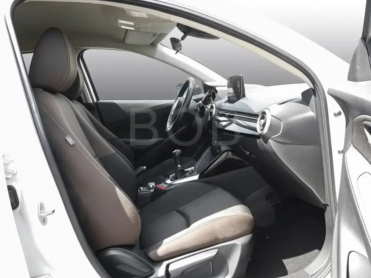 Gebraucht Mazda 2 Exclusive-Line 75 PS (55 kW) 2023 Weiß Kleinwagen