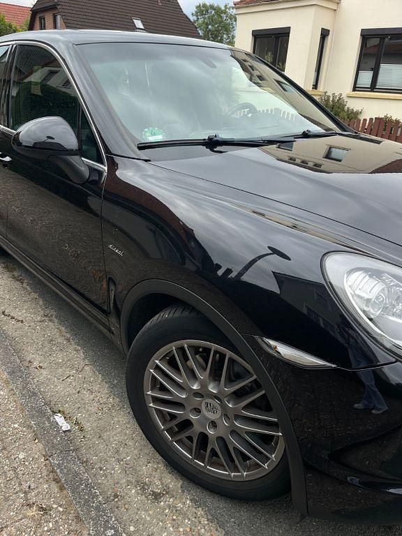 Schwarz Gebraucht 2012 Porsche Cayenne SUV | 19.500 € (Guter Preis) - Bild 1/4