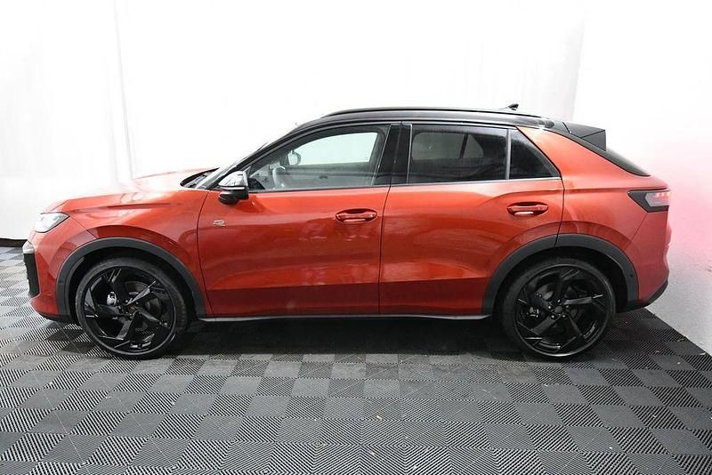 Neu VW T-Roc R-line 150 PS (110 kW) 2026 Rot SUV