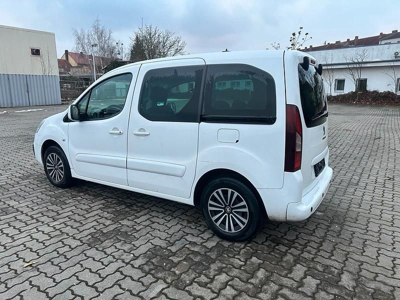 Gebraucht Peugeot Partner Tepee 120 PS (88 kW) 2017 Weiß Van / Kleinbus