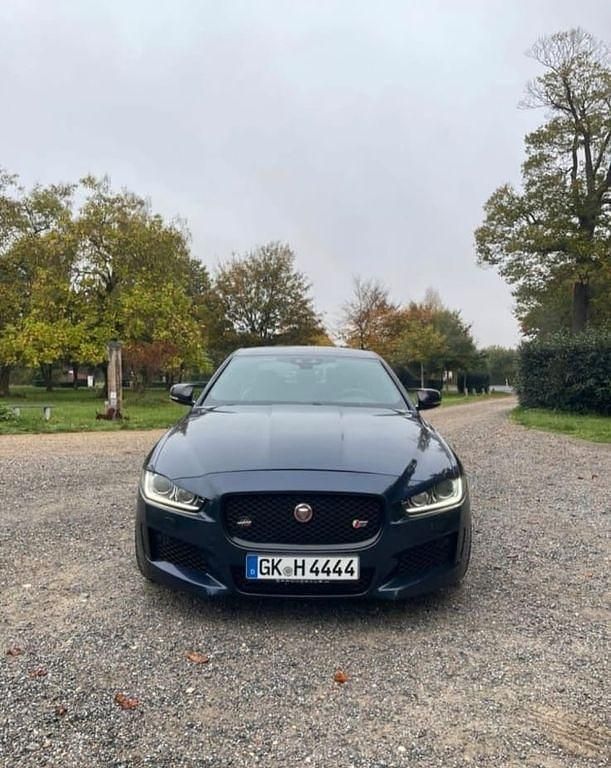 Gebraucht Jaguar XE S 430 PS (316 kW) 2016 Blau Limousine