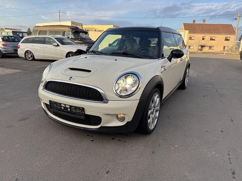 Weiß Gebraucht 2010 Mini Cooper S Clubman Kombi | 5.999 € (Fairer Preis) - Bild 1/4