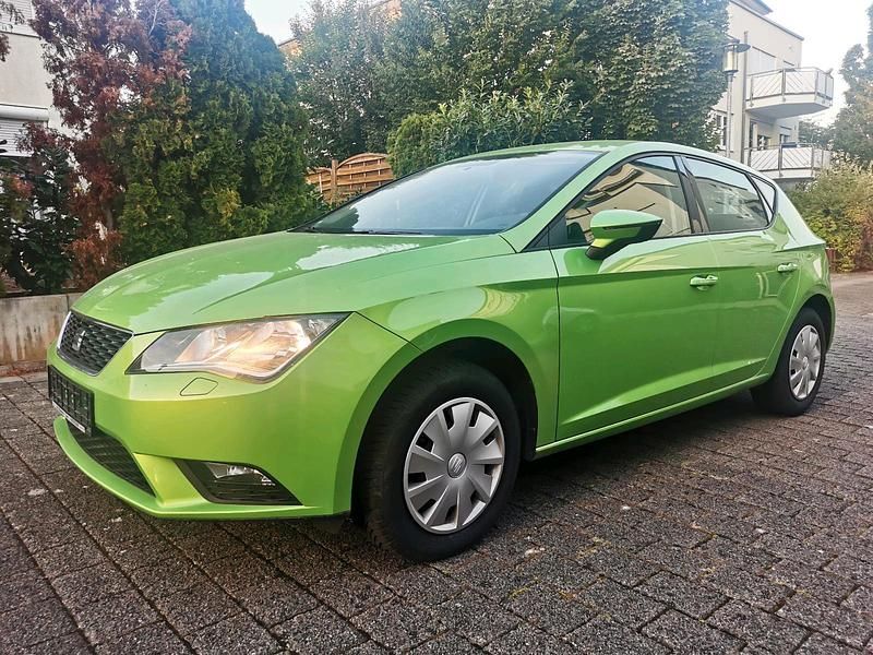 Grün Gebraucht 2015 Seat Leon Limousine | 6.100 € (Guter Preis) - Bild 1/4