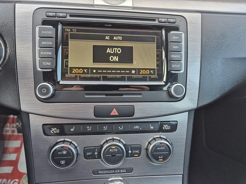 Gebraucht VW Passat Comfortline 140 PS (102 kW) 2013 Blau Kombi