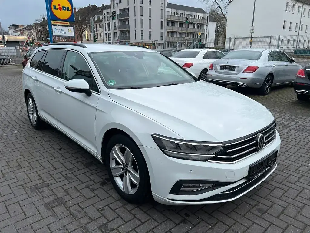 Gebraucht VW Passat Business 190 PS (139 kW) 2020 Pure white Kombi