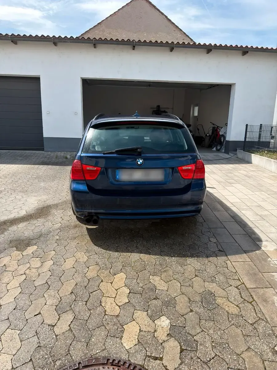 Gebraucht BMW 325 204 PS (150 kW) 2011 Blau Kombi