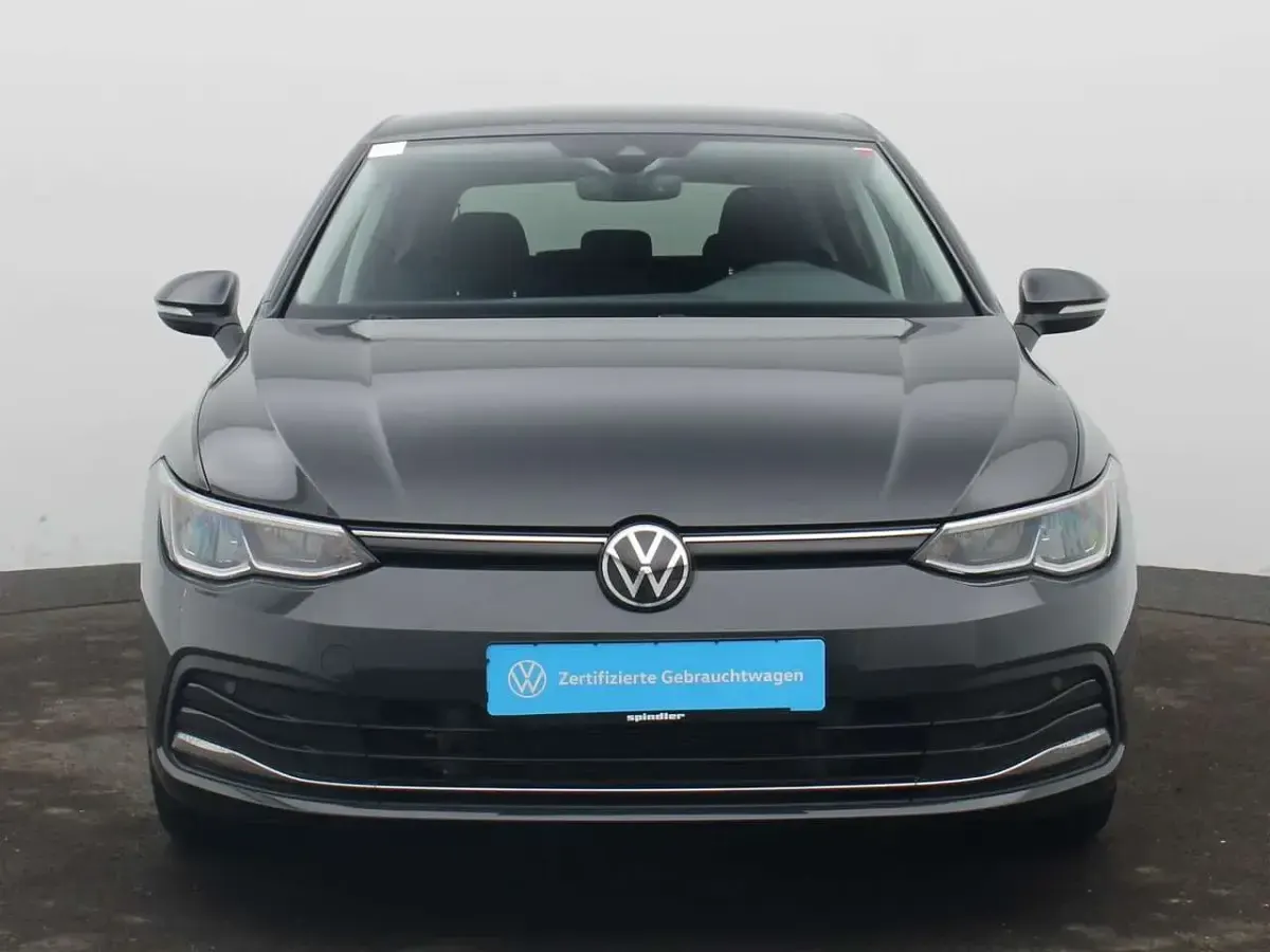 Gebraucht VW Golf VIII Active 131 PS (96 kW) 2022 Uranograu Limousine