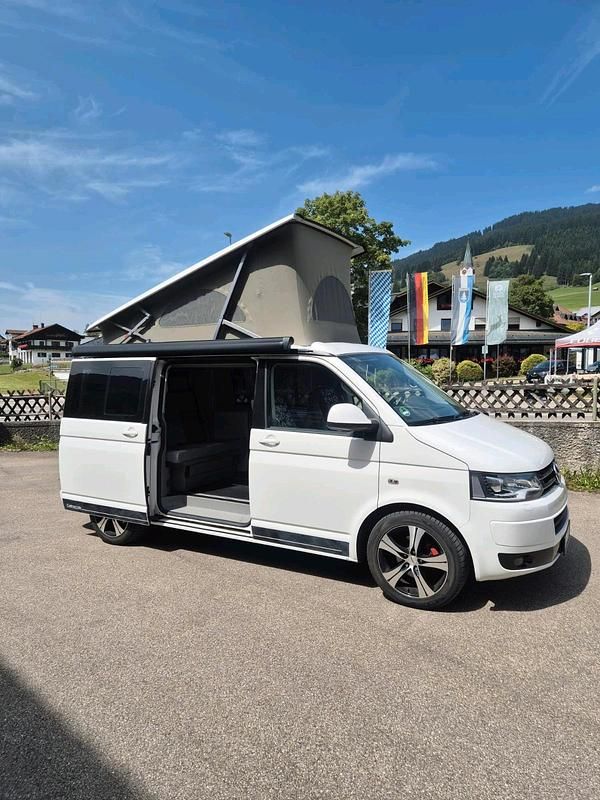 Weiß Gebraucht 2012 VW T5 Comfortline Van | 37.500 € - Bild 1/4