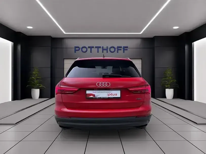 Gebraucht Audi Q3 Business 200 PS (147 kW) 2023 Rot SUV