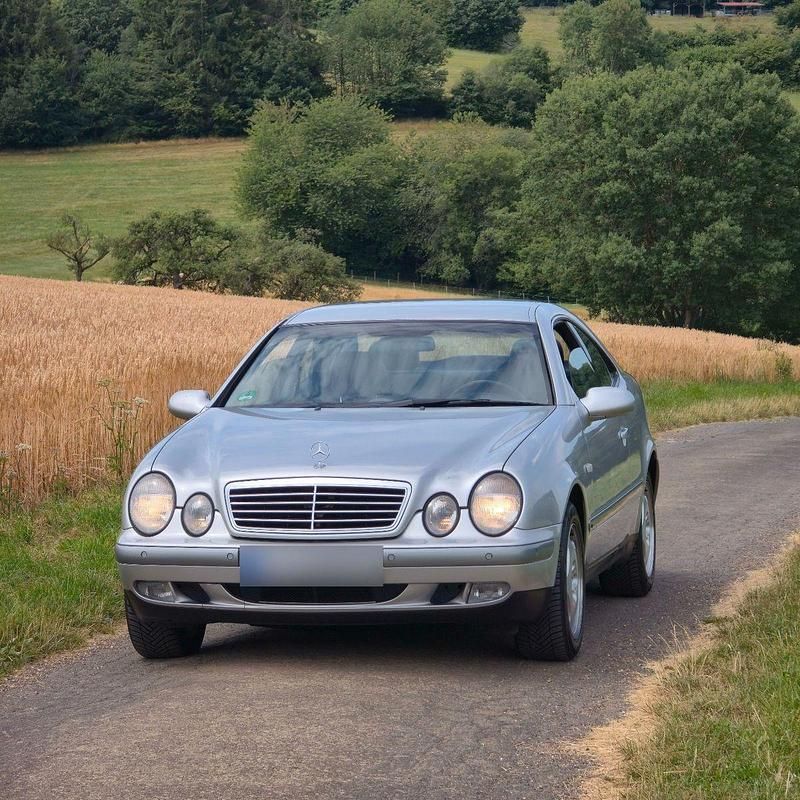 Gebraucht Mercedes CLK320 218 PS (160 kW) 1998 Silber Coupé