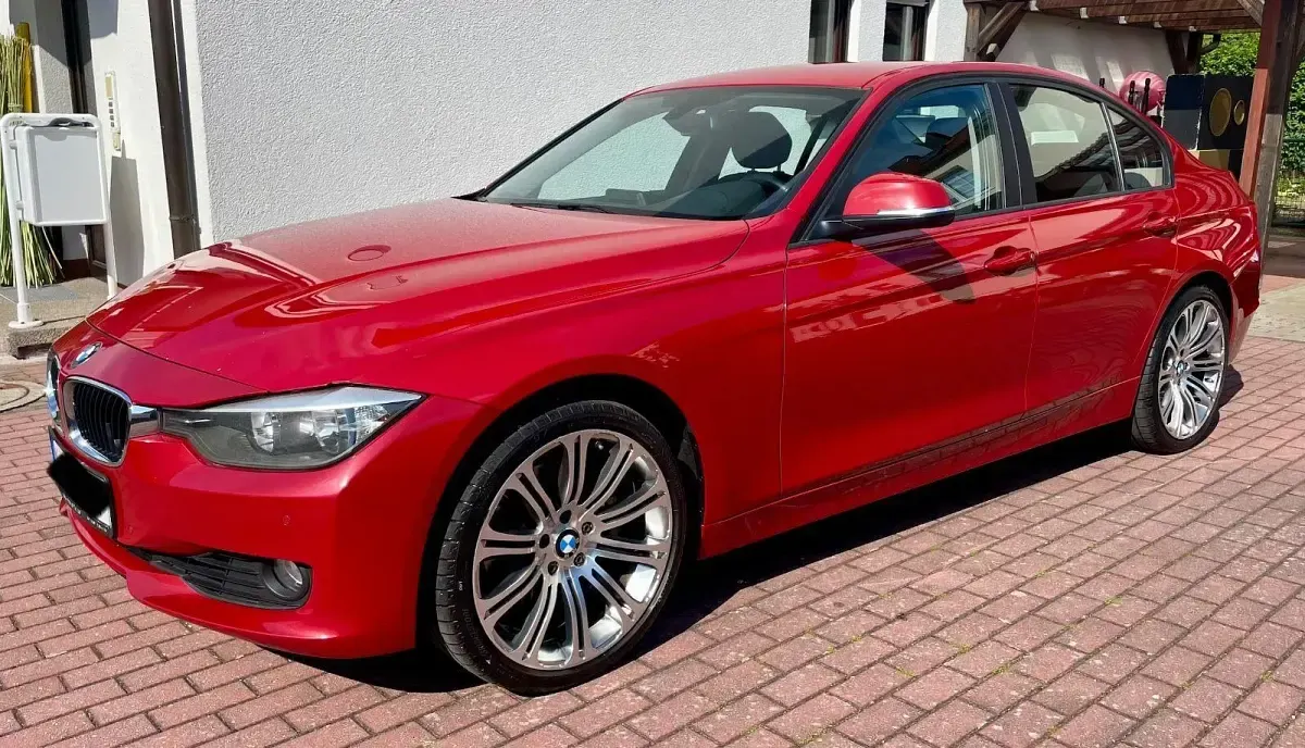 Gebraucht BMW 328 245 PS (180 kW) 2014 Rot Limousine