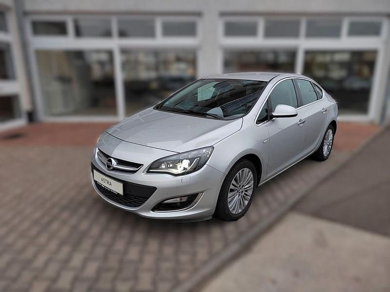 Gebraucht Opel Astra Innovation 116 PS (85 kW) 2013 Silber Limousine