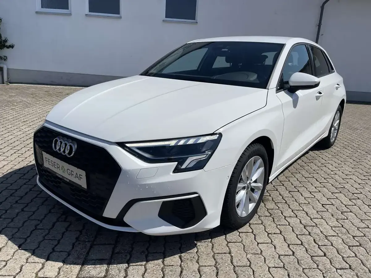 Gebraucht Audi A3 Business 110 PS (80 kW) 2023 Ibisweiß Limousine
