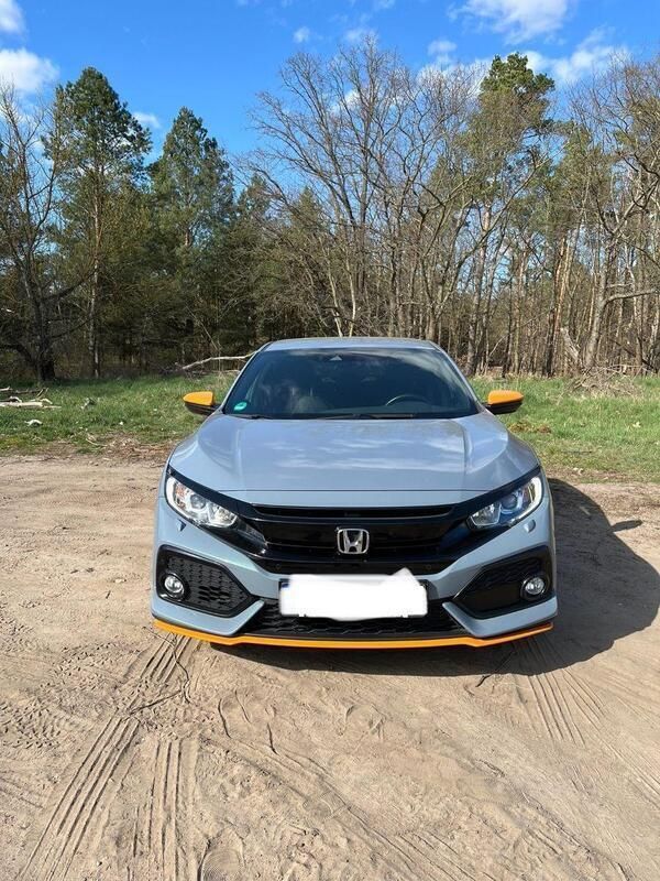 Grau Gebraucht 2019 Honda Civic Elegance Limousine | 13.800 € (Guter Preis) - Bild 1/4