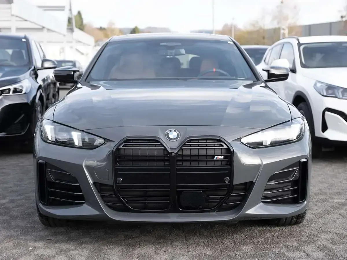 Nowe BMW M4 392 KM (288 kW) 2026 Szary Sedan/Limuzyna