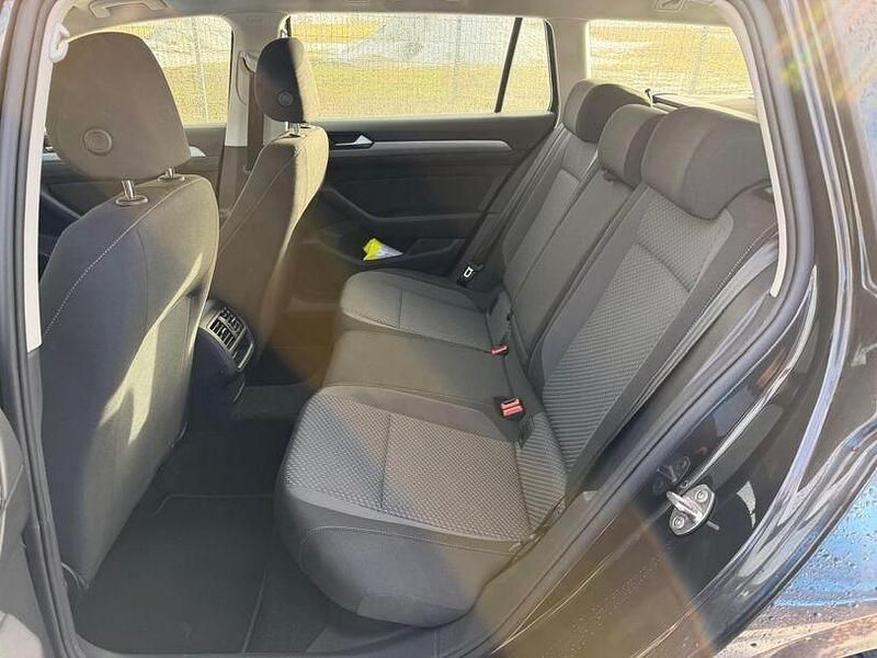 Gebraucht VW Passat Conceptline 150 PS (110 kW) 2022 Mangangrau metallic Kombi