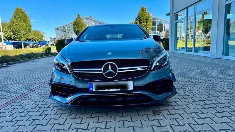 Grau Gebraucht 2016 Mercedes A45 AMG AMG Limousine | 29.900 € (Fairer Preis) - Bild 1/4