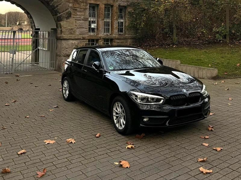 Schwarz Gebraucht 2015 BMW 116 Sport Line Kleinwagen | 7.500 € (Guter Preis) - Bild 1/4