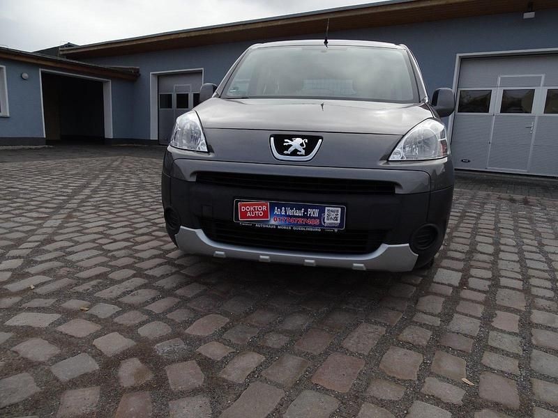 Braun Gebraucht 2009 Peugeot Partner Van / Kleinbus | 2.499 € (Superpreis) - Bild 1/4