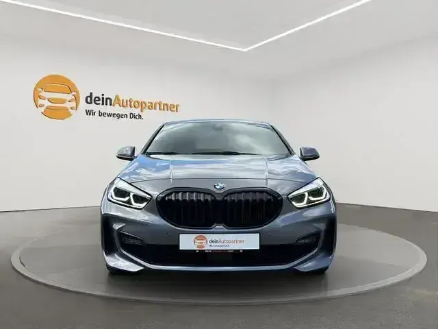 Gebraucht BMW 118 M Sport 136 PS (100 kW) 2024 Skyscraper grau Kleinwagen