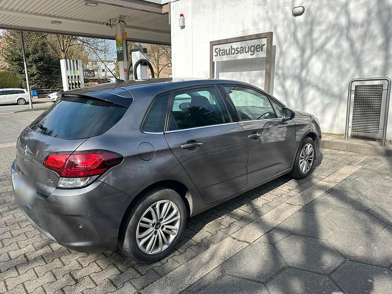 Gebraucht Citroën C4 120 PS (88 kW) 2016 Silber Kleinwagen