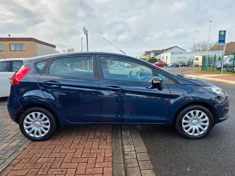 Gebraucht Ford Fiesta 60 PS (44 kW) 2013 Blau Limousine
