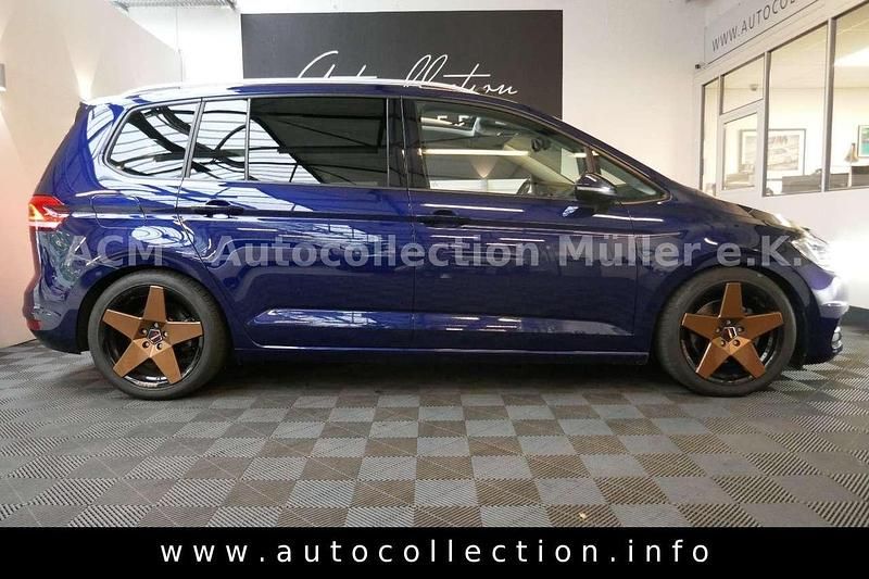 Gebraucht VW Touran 202 PS (148 kW) 2018 Blau Van / Kleinbus