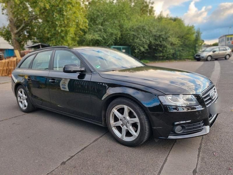 Schwarz Gebraucht 2011 Audi A4 Ambition Kombi | 6.750 € (Guter Preis) - Bild 1/4