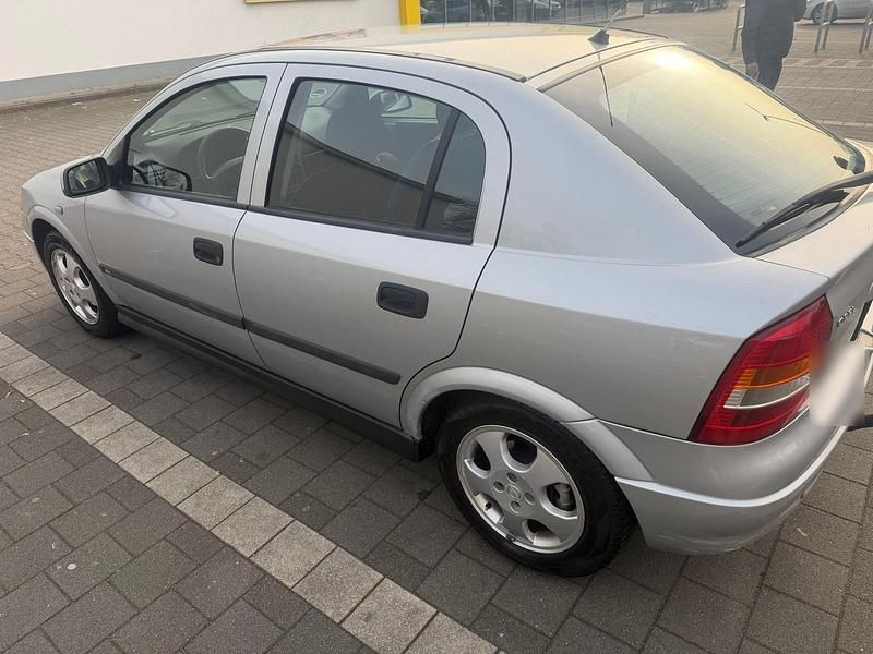 Second-hand Opel Astra 101 CP (74 kW) 2000 Argintiu Berlinǎ