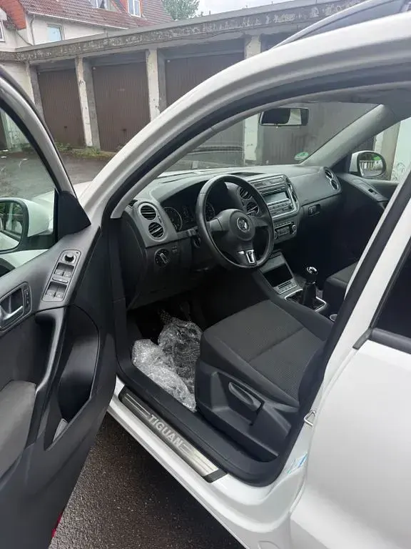 Gebraucht VW Tiguan Sportline 122 PS (89 kW) 2013 Weiß SUV