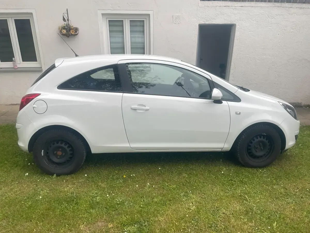 Gebraucht Opel Corsa 90 PS (66 kW) 2009 Weiß Kleinwagen