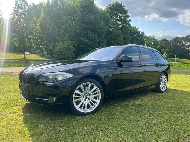 Schwarz Gebraucht 2013 BMW 535 Sport Line Limousine | 12.999 € (Superpreis) - Bild 1/4