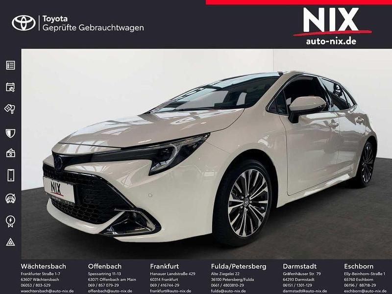 Schneeweiß Gebraucht 2023 Toyota Corolla Team Kombi | 27.500 € (Fairer Preis) - Bild 1/4