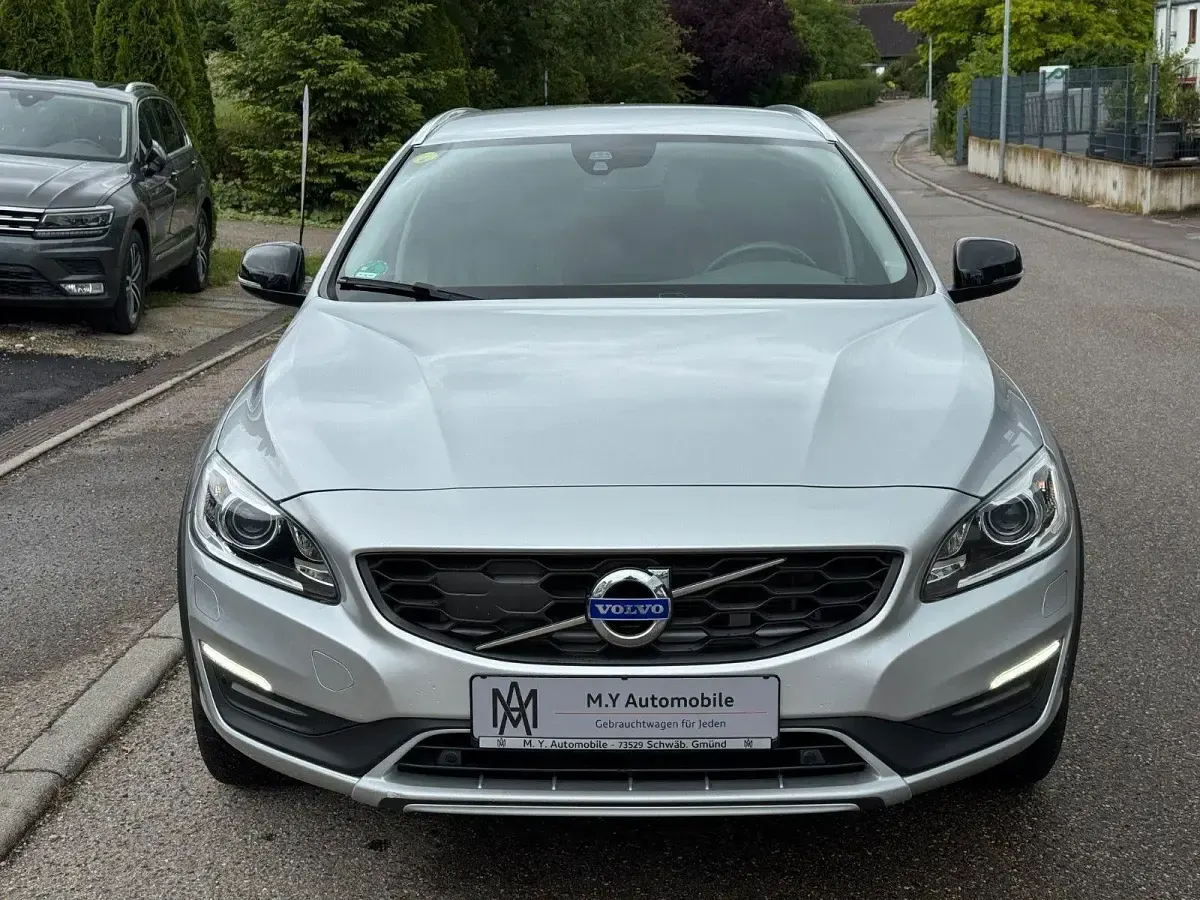 Gebraucht Volvo V60 Kinetic 190 PS (139 kW) 2018 Silber Kombi
