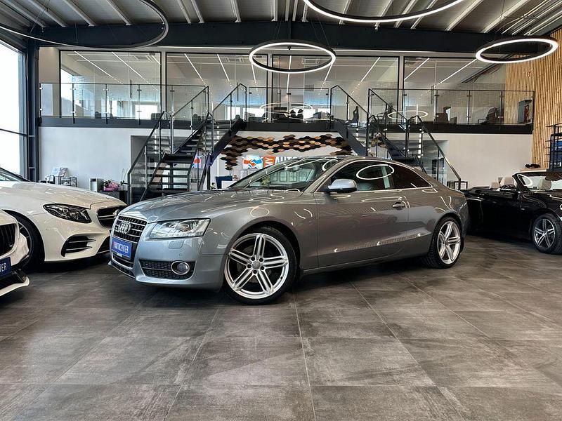 Grau Gebraucht 2010 Audi A5 Ambiente Coupé | 14.990 € (Teuer) - Bild 1/4