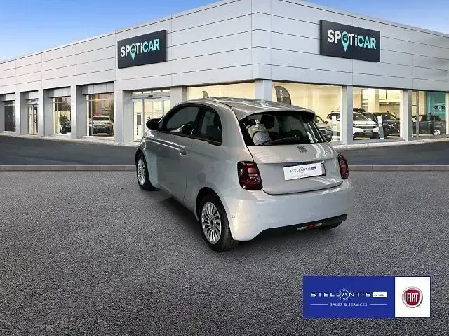 Gebraucht Fiat 500e La Prima 86 kW (118 PS) 2025 Himmelblau Limousine